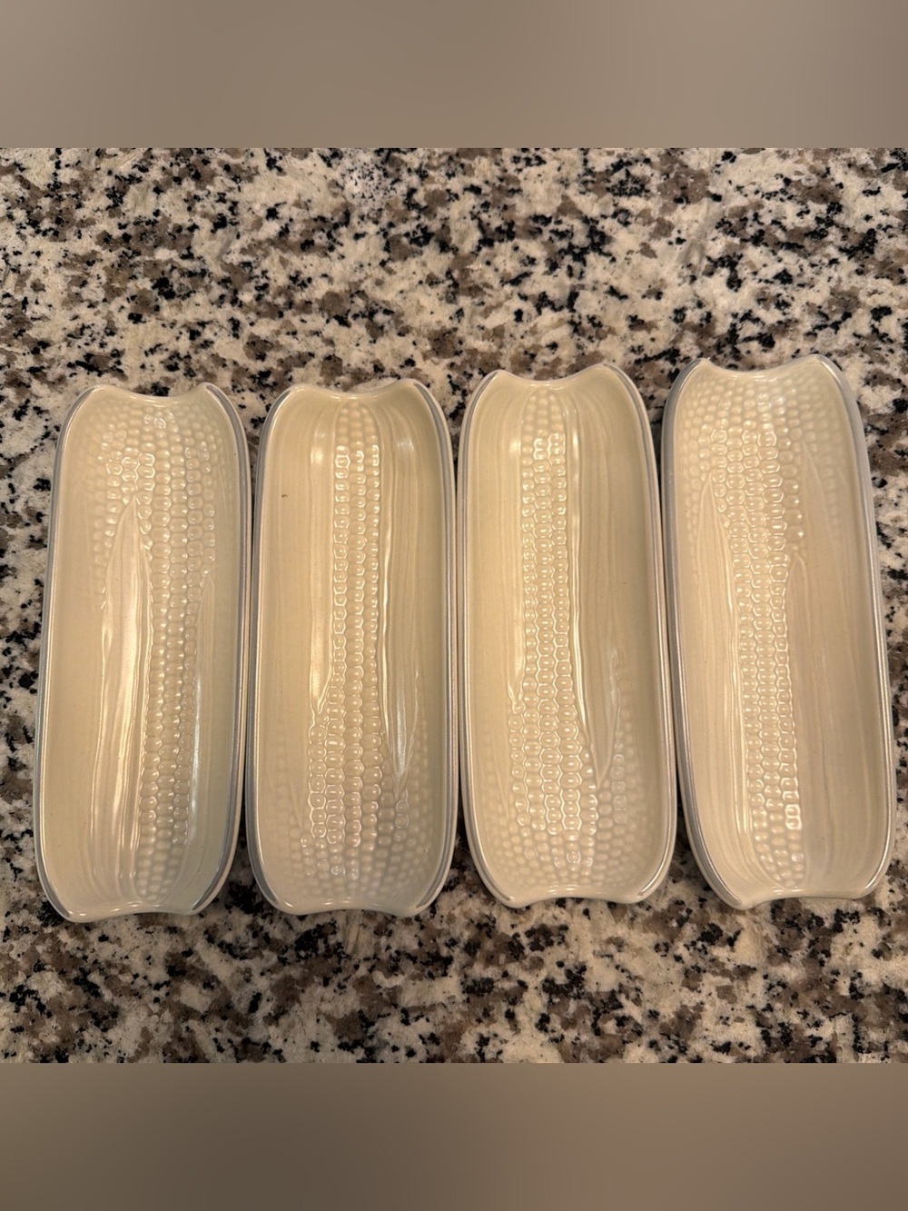 Pfaltzgraff Heritage 4 corn on the cob shaped holders set of 4